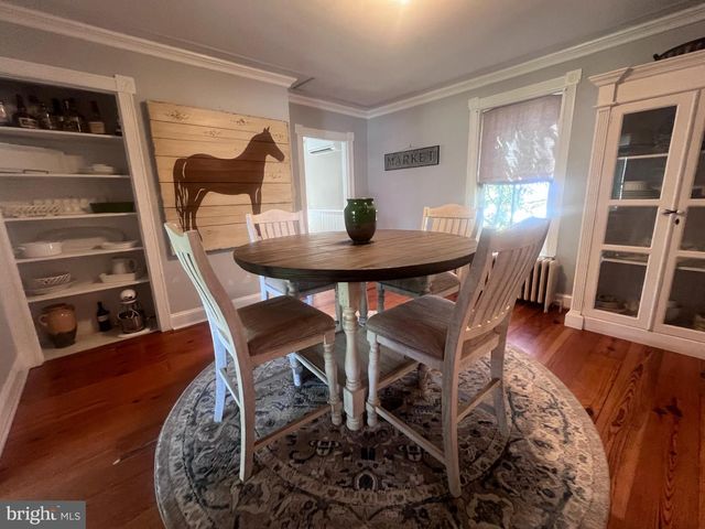 18 E LOUDOUN ST, Round Hill, VA 20141
