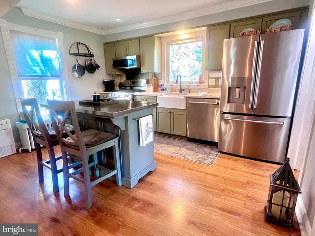 18 E LOUDOUN ST, Round Hill, VA 20141