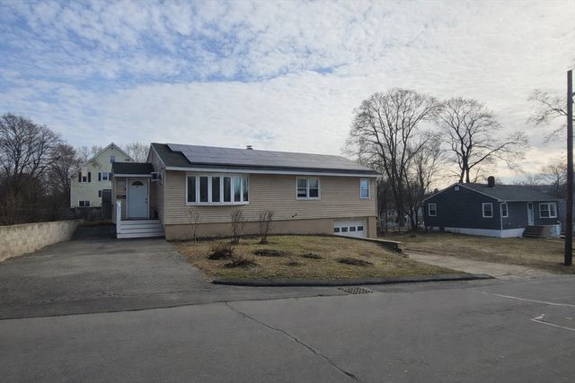 52 8th Avenue, Haverhill, MA 01830