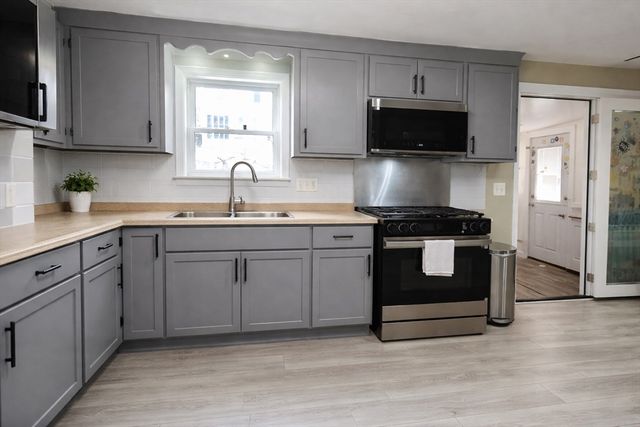 52 8th Avenue, Haverhill, MA 01830