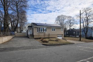 52 8th Avenue, Haverhill, MA 01830