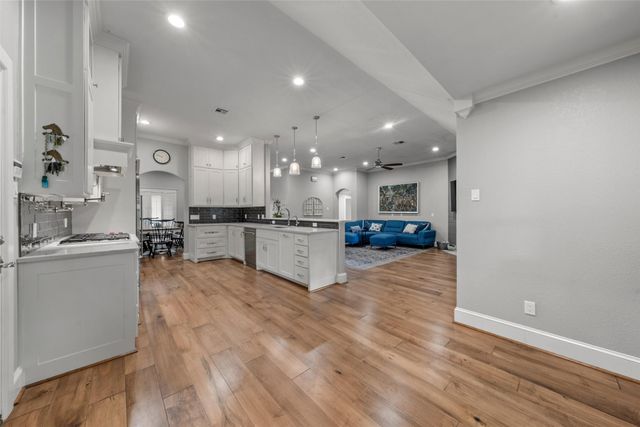 306 Kash Derrick Drive, China Spring, TX 76633