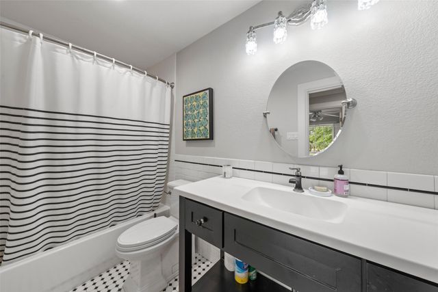 306 Kash Derrick Drive, China Spring, TX 76633