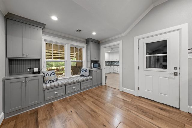 306 Kash Derrick Drive, China Spring, TX 76633