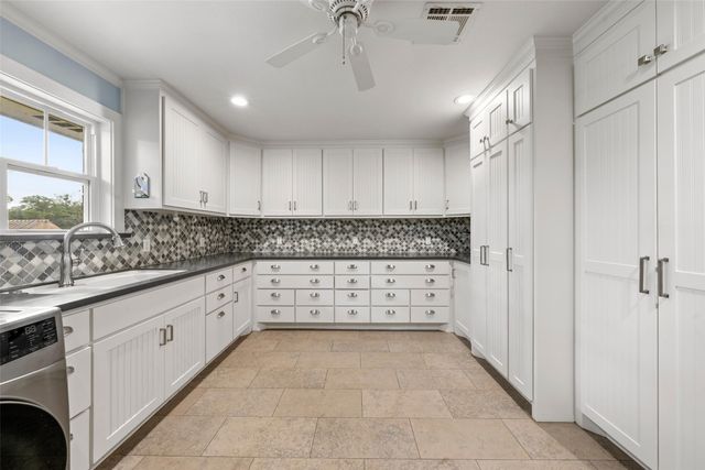 306 Kash Derrick Drive, China Spring, TX 76633