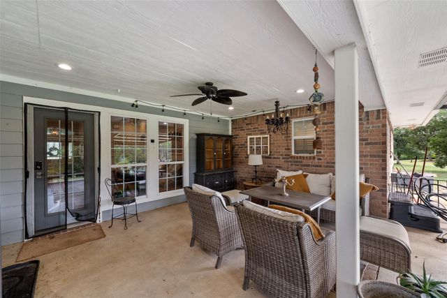 306 Kash Derrick Drive, China Spring, TX 76633