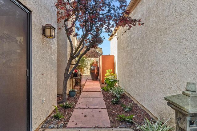 1168 Copper Cottage Ln, Modesto, CA 95355
