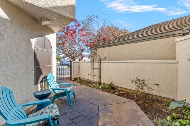 1168 Copper Cottage Ln, Modesto, CA 95355