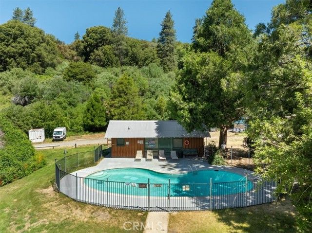 39950 Seven Oaks Rd, Angelus Oaks, CA 92305