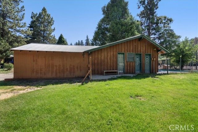 39950 Seven Oaks Rd, Angelus Oaks, CA 92305