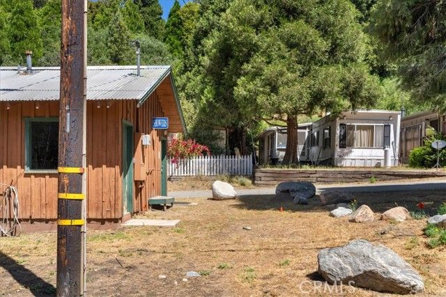 39950 Seven Oaks Rd, Angelus Oaks, CA 92305