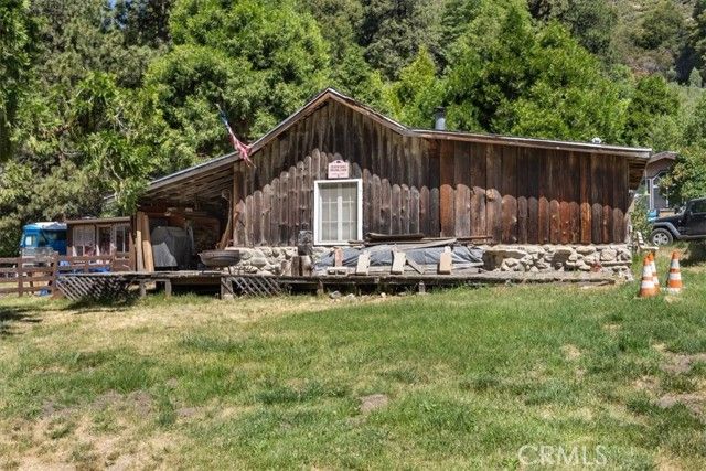 39950 Seven Oaks Rd, Angelus Oaks, CA 92305