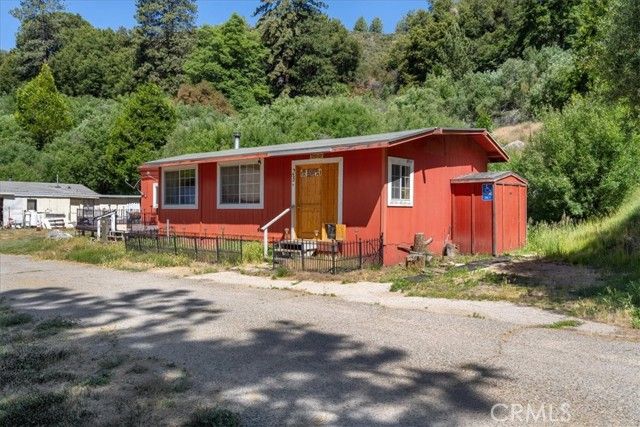 39950 Seven Oaks Rd, Angelus Oaks, CA 92305