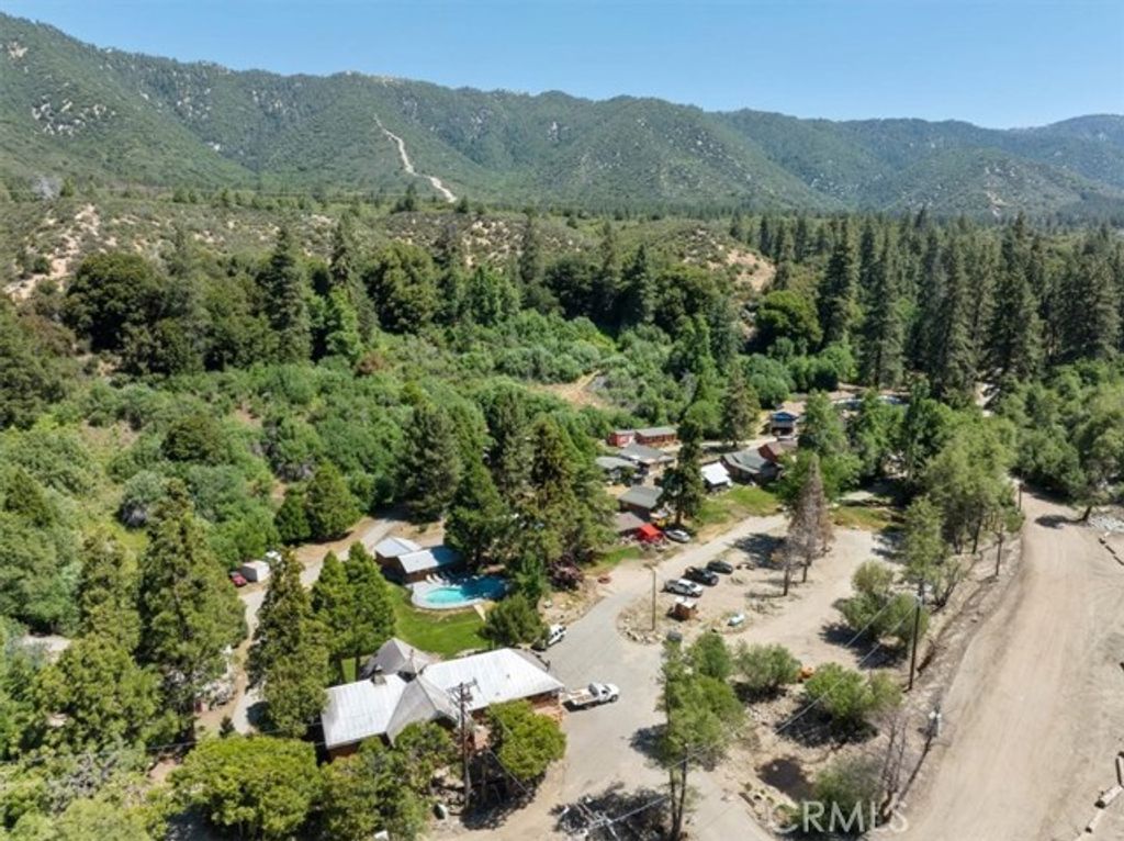 39950 Seven Oaks Rd, Angelus Oaks, CA 92305