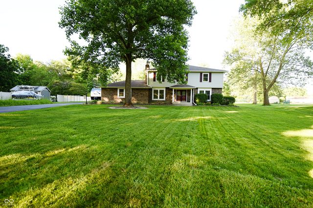 519 Woodland East Drive, Greenfield, IN 46140