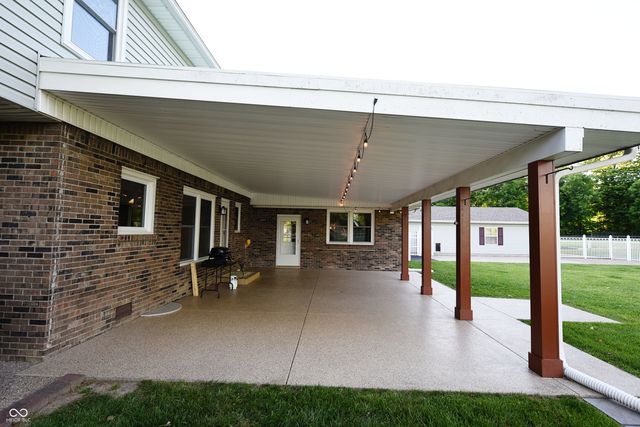 519 Woodland East Drive, Greenfield, IN 46140