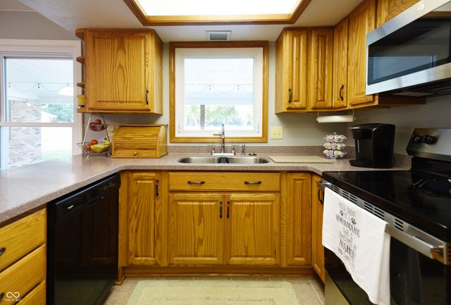 519 Woodland East Drive, Greenfield, IN 46140