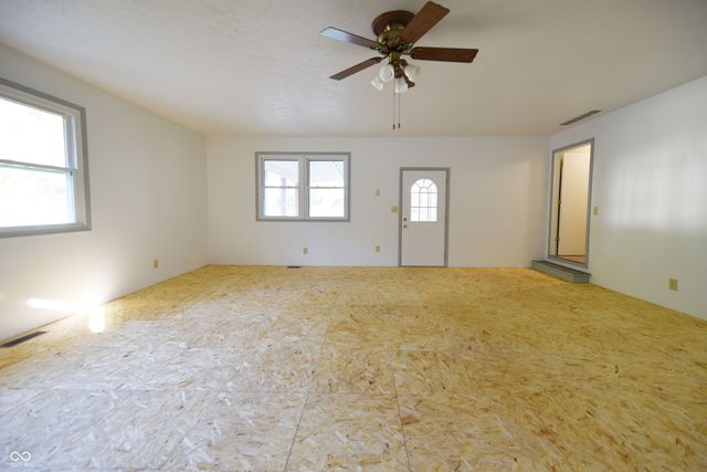 519 Woodland East Drive, Greenfield, IN 46140