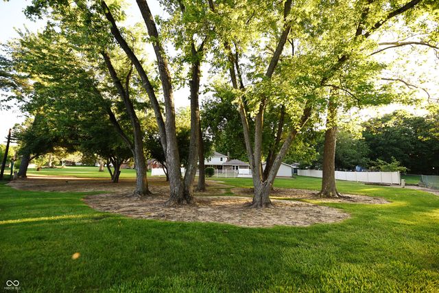 519 Woodland East Drive, Greenfield, IN 46140