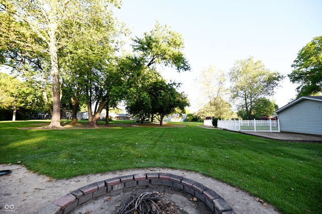 519 Woodland East Drive, Greenfield, IN 46140