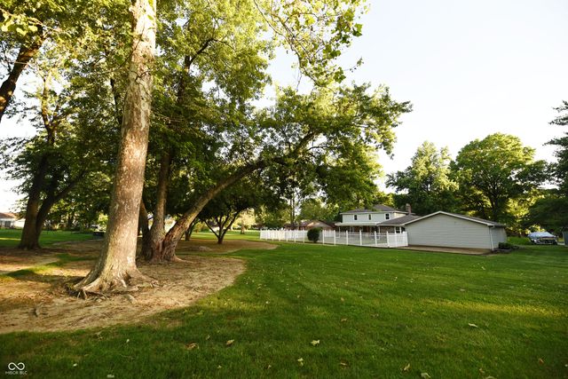 519 Woodland East Drive, Greenfield, IN 46140