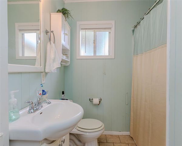 118 Cedar Vale Road, Bay City, TX 77414