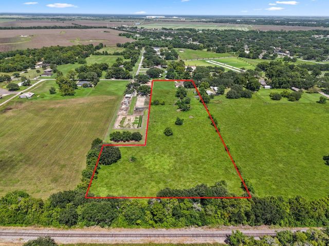 118 Cedar Vale Road, Bay City, TX 77414