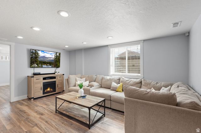 80 W 4300 S, Washington Terrace, UT 84405