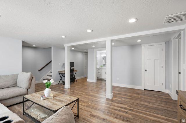 80 W 4300 S, Washington Terrace, UT 84405