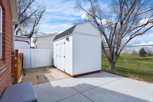 80 W 4300 S, Washington Terrace, UT 84405