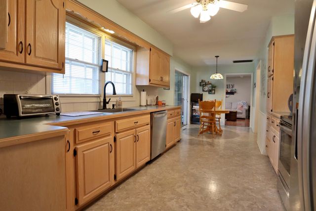 3130 E Lomita Street, Springfield, MO 65804