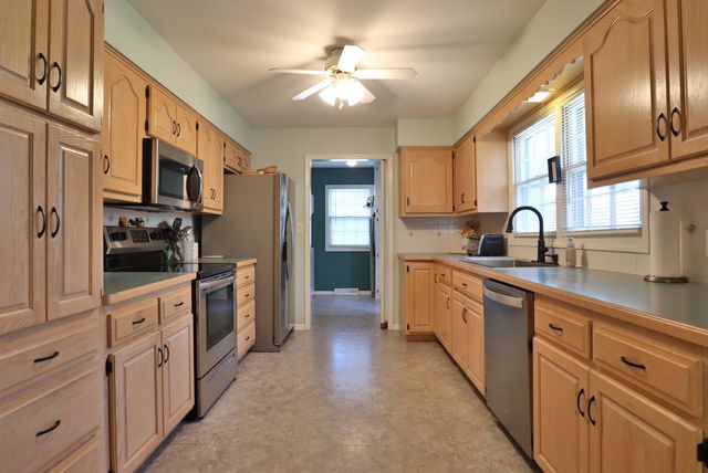 3130 E Lomita Street, Springfield, MO 65804