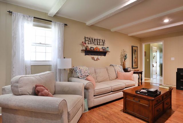 3130 E Lomita Street, Springfield, MO 65804