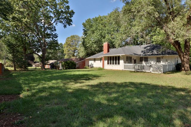 3130 E Lomita Street, Springfield, MO 65804