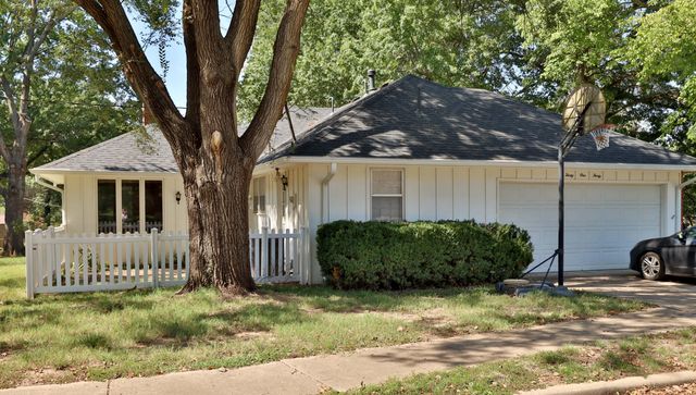 3130 E Lomita Street, Springfield, MO 65804