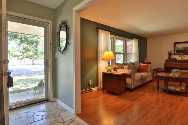 3130 E Lomita Street, Springfield, MO 65804