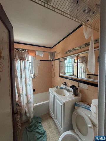 34 Meadowbrook Place A, Maplewood, NJ 07040