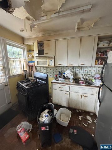 34 Meadowbrook Place A, Maplewood, NJ 07040