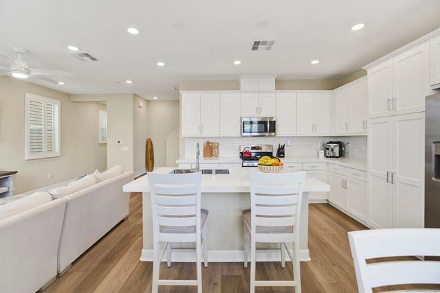 1646 Carol Lee Ln, Escondido, CA 92026