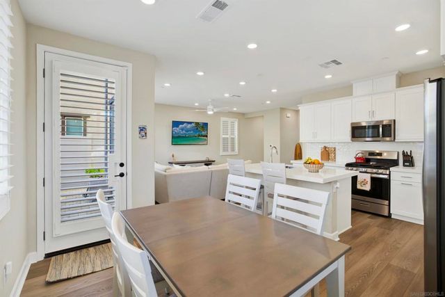 1646 Carol Lee Ln, Escondido, CA 92026