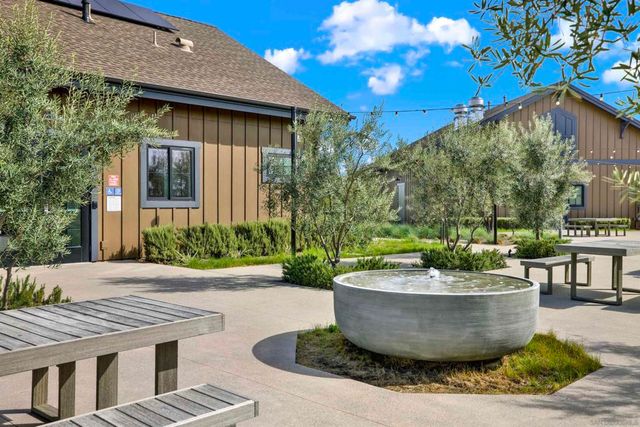 1646 Carol Lee Ln, Escondido, CA 92026