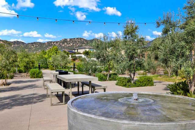 1646 Carol Lee Ln, Escondido, CA 92026