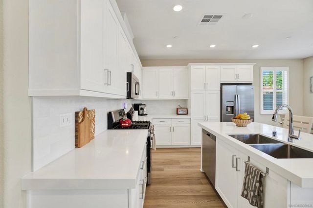 1646 Carol Lee Ln, Escondido, CA 92026