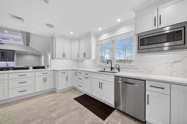 200 S Bedford Road, Chappaqua, NY 10514