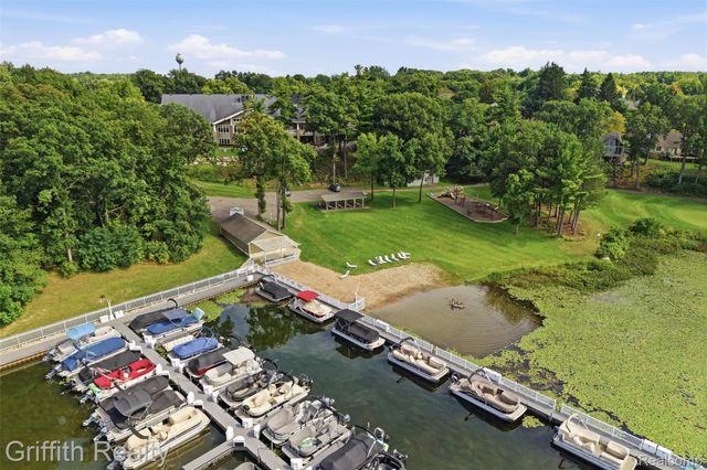 4473 Oak Pointe Drive, Genoa Township, MI 48116