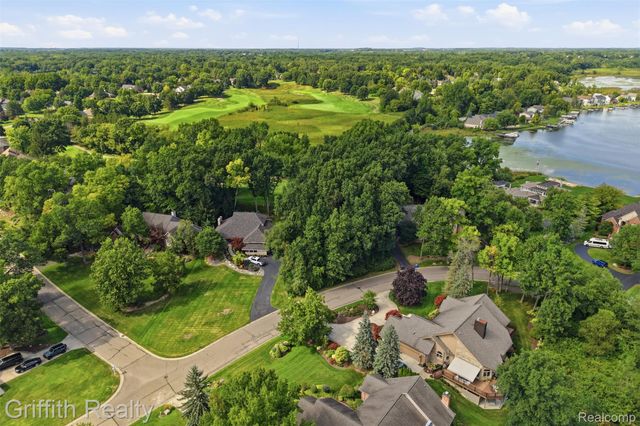 4473 Oak Pointe Drive, Genoa Township, MI 48116