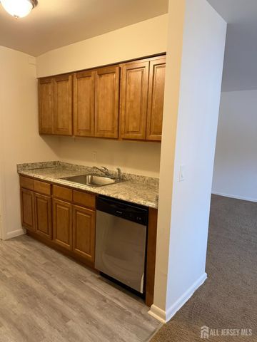 304 Lakeview Terrace, Plainsboro, NJ 08540