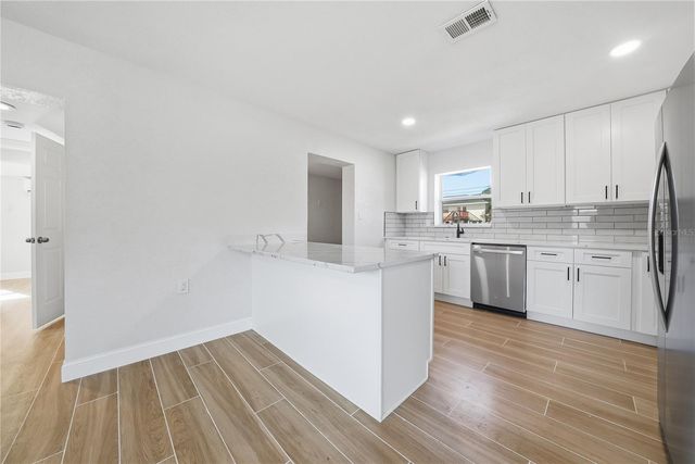 4234 DES MOINES STREET NE, St Petersburg, FL 33703