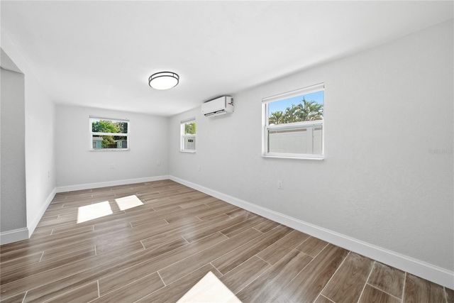 4234 DES MOINES STREET NE, St Petersburg, FL 33703