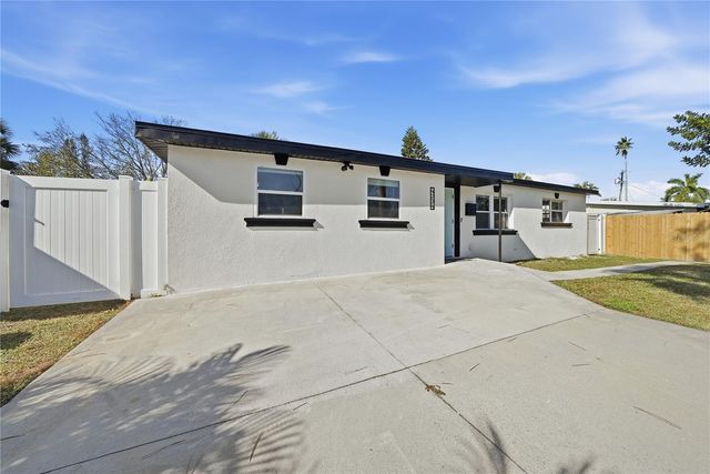 4234 DES MOINES STREET NE, St Petersburg, FL 33703